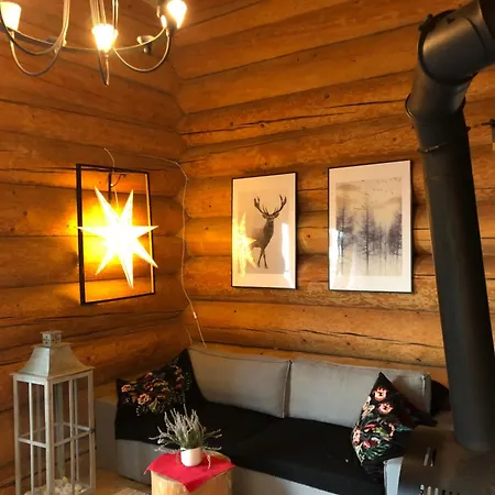 Swierkowe Wzgorze 木屋 *